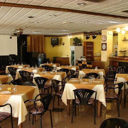 Hotel Faro Монтикири Екстериор снимка