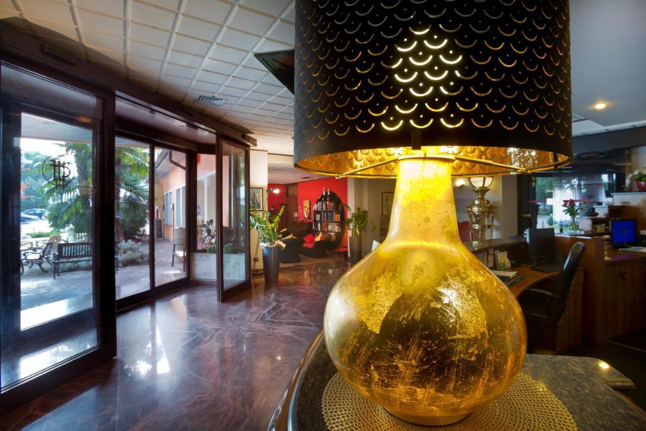 Hotel Faro Монтикири Екстериор снимка