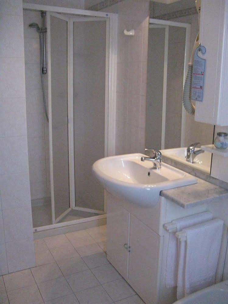 Hotel Faro Монтикири Екстериор снимка