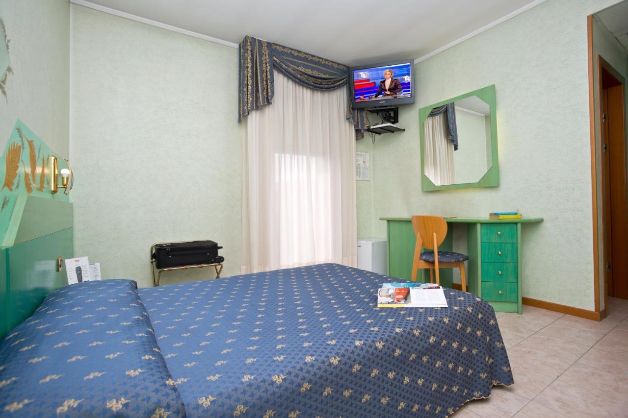 Hotel Faro Монтикири Екстериор снимка