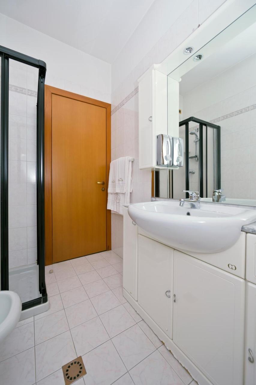 Hotel Faro Монтикири Екстериор снимка